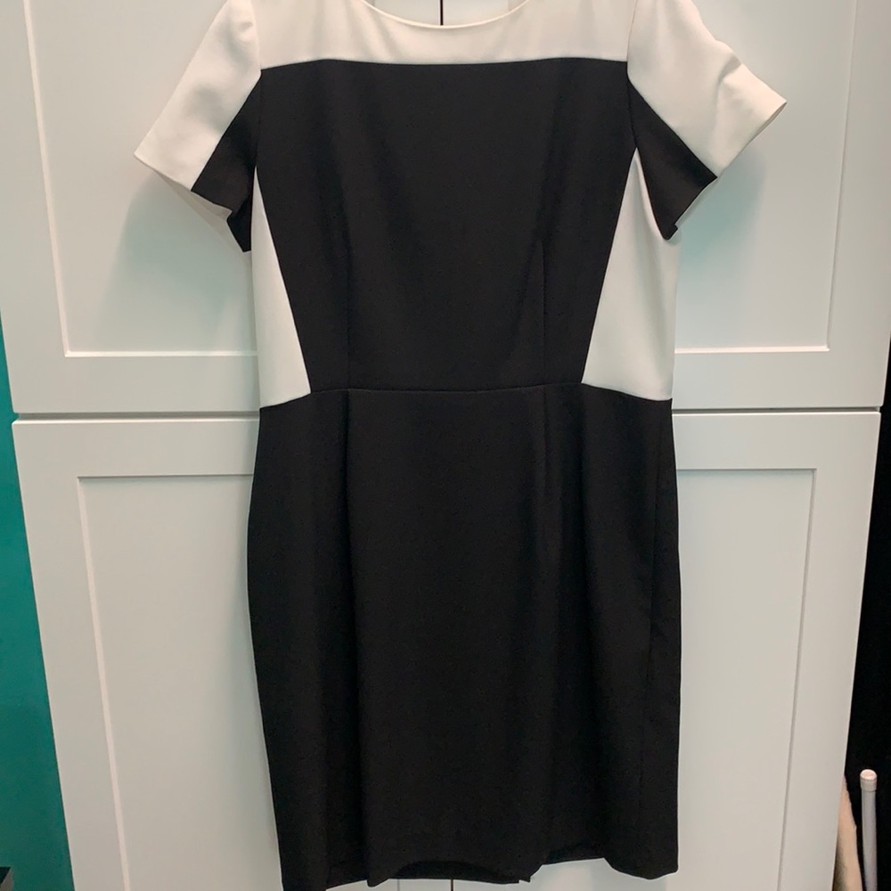 Tahari Black and White Colorblock Short Sleeve Dress